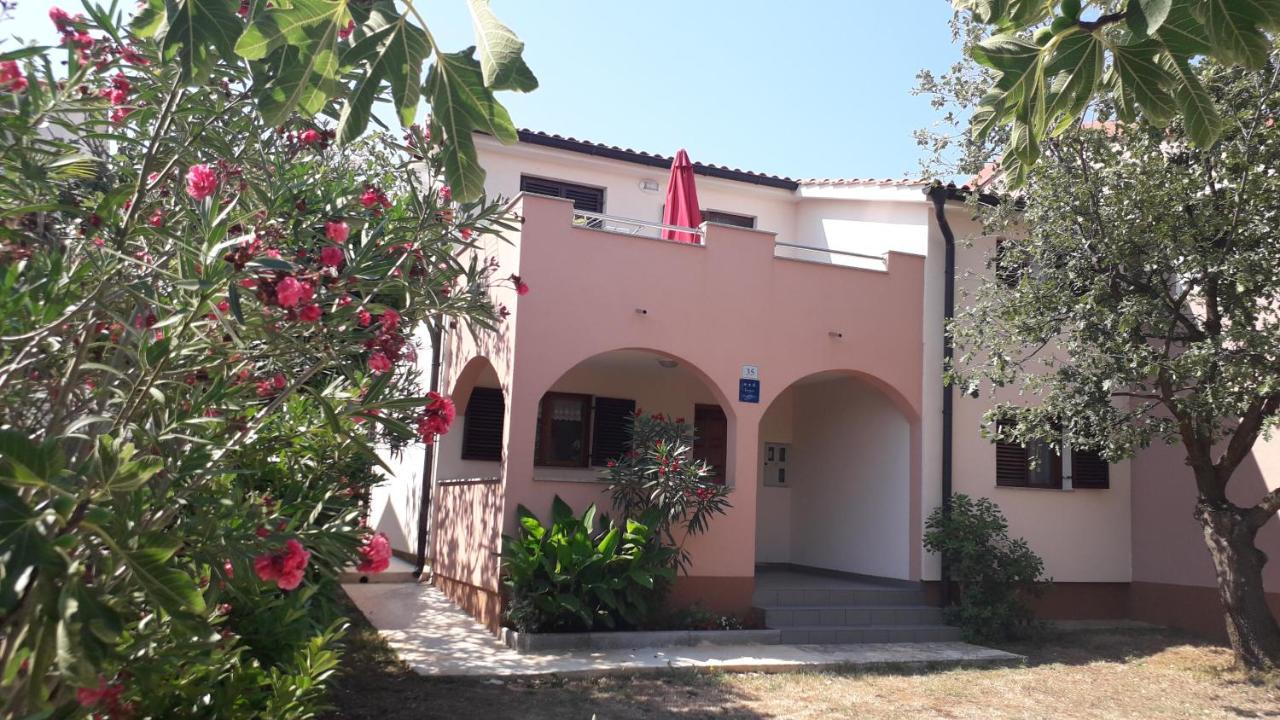 Apartmani Mia Лижнян Экстерьер фото
