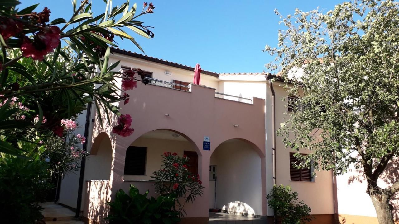 Apartmani Mia Лижнян Экстерьер фото